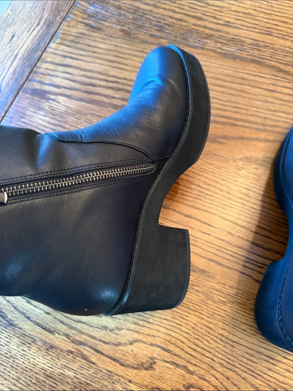 Eileen Fisher platform 70’s inspired Black Leather Zip Ankle Booties 9 1/2